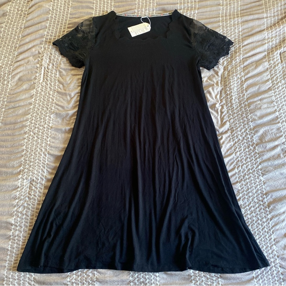 NWT Exclusive Lg Black Dress Lace Short Sleeve With Unique Square Shell Collar